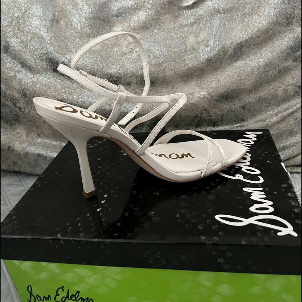 Sandals - Picture 2 of 4